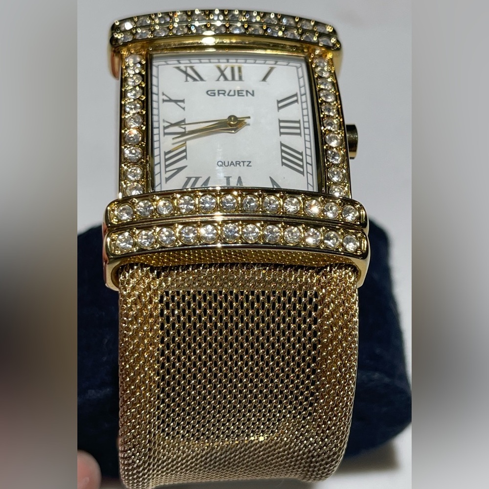 GRUEN GR10020 Quartz Roman Numerals Metal Bezel Stainless Steel Vintage - Picture 2 of 10
